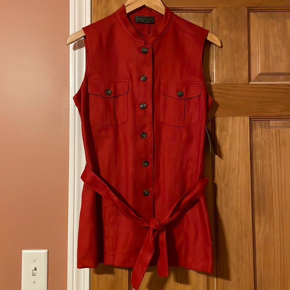 Embassy Row linen top